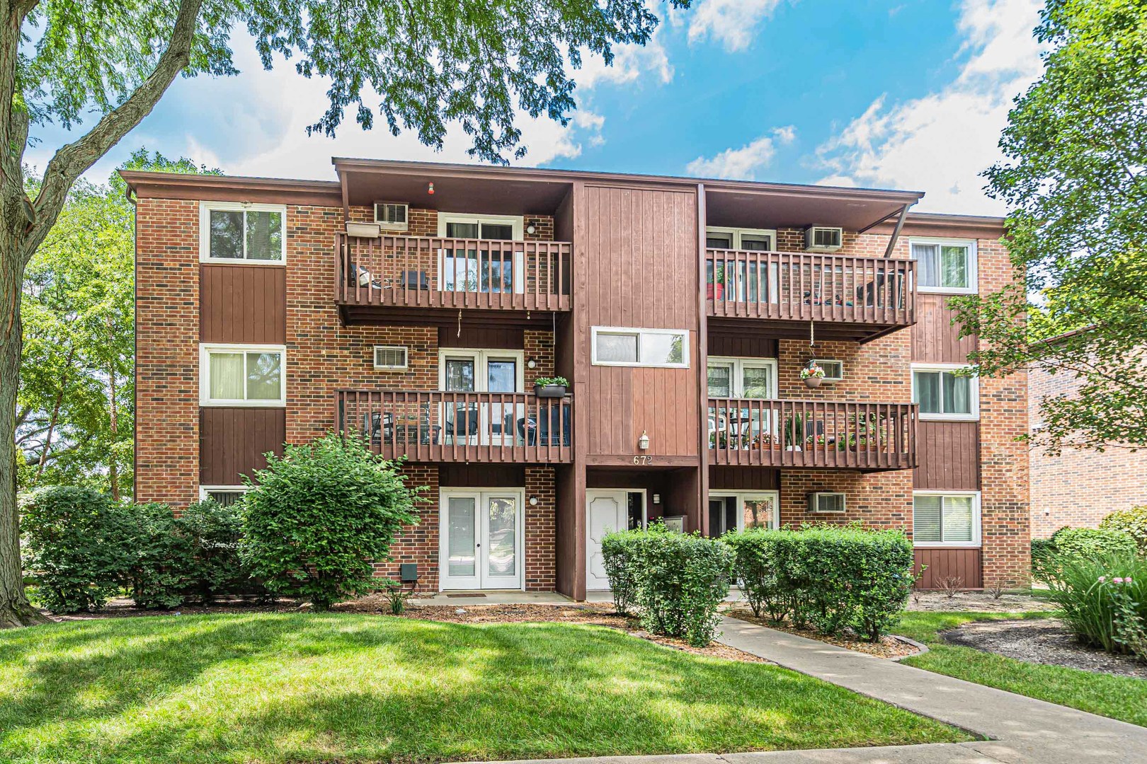 672 Daisy Lane #312, Roselle, IL 60172