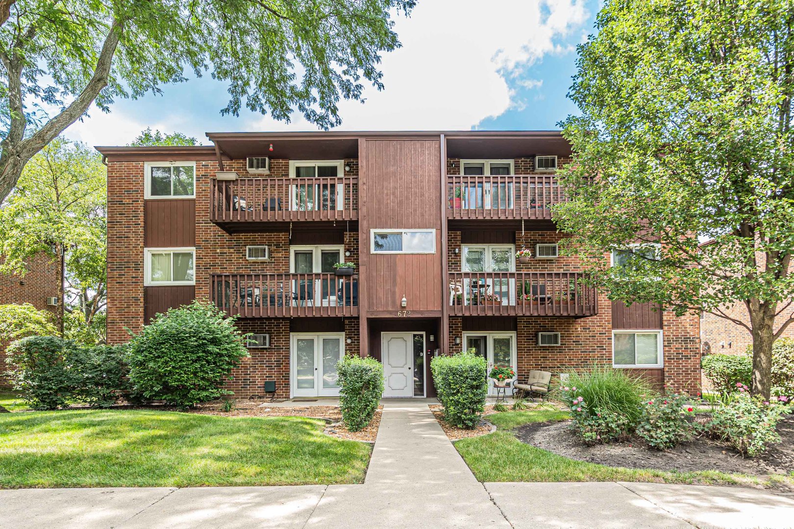 672 Daisy Lane #312, Roselle, IL 60172