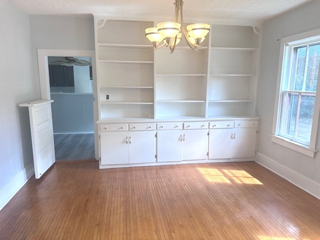 431 N Crystal Street, Elgin, IL 60123