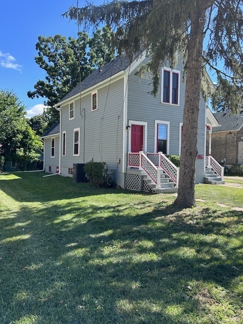 431 N Crystal Street, Elgin, IL 60123