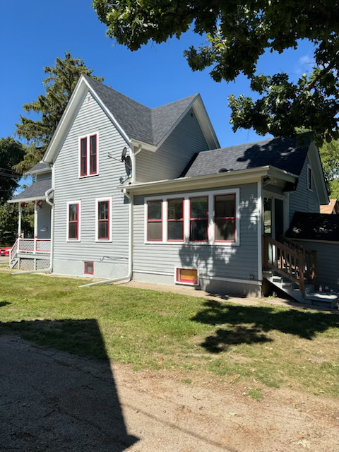 431 N Crystal Street, Elgin, IL 60123