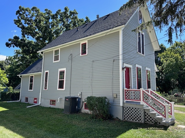 431 N Crystal Street, Elgin, IL 60123