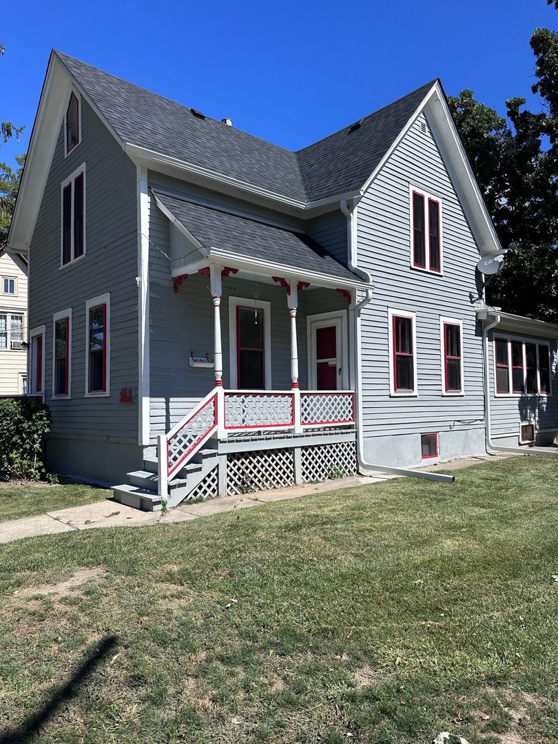 431 N Crystal Street, Elgin, IL 60123