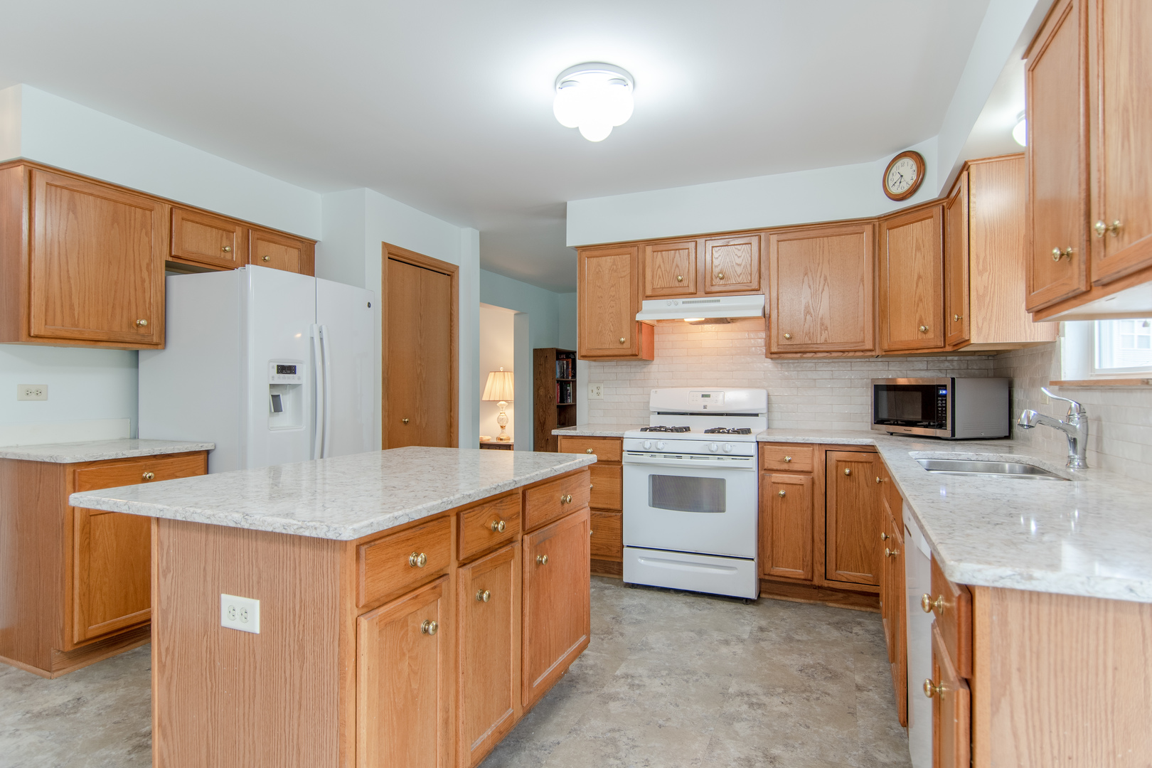 1607 GRAND HIGHLANDS Drive, Plainfield, IL 60586