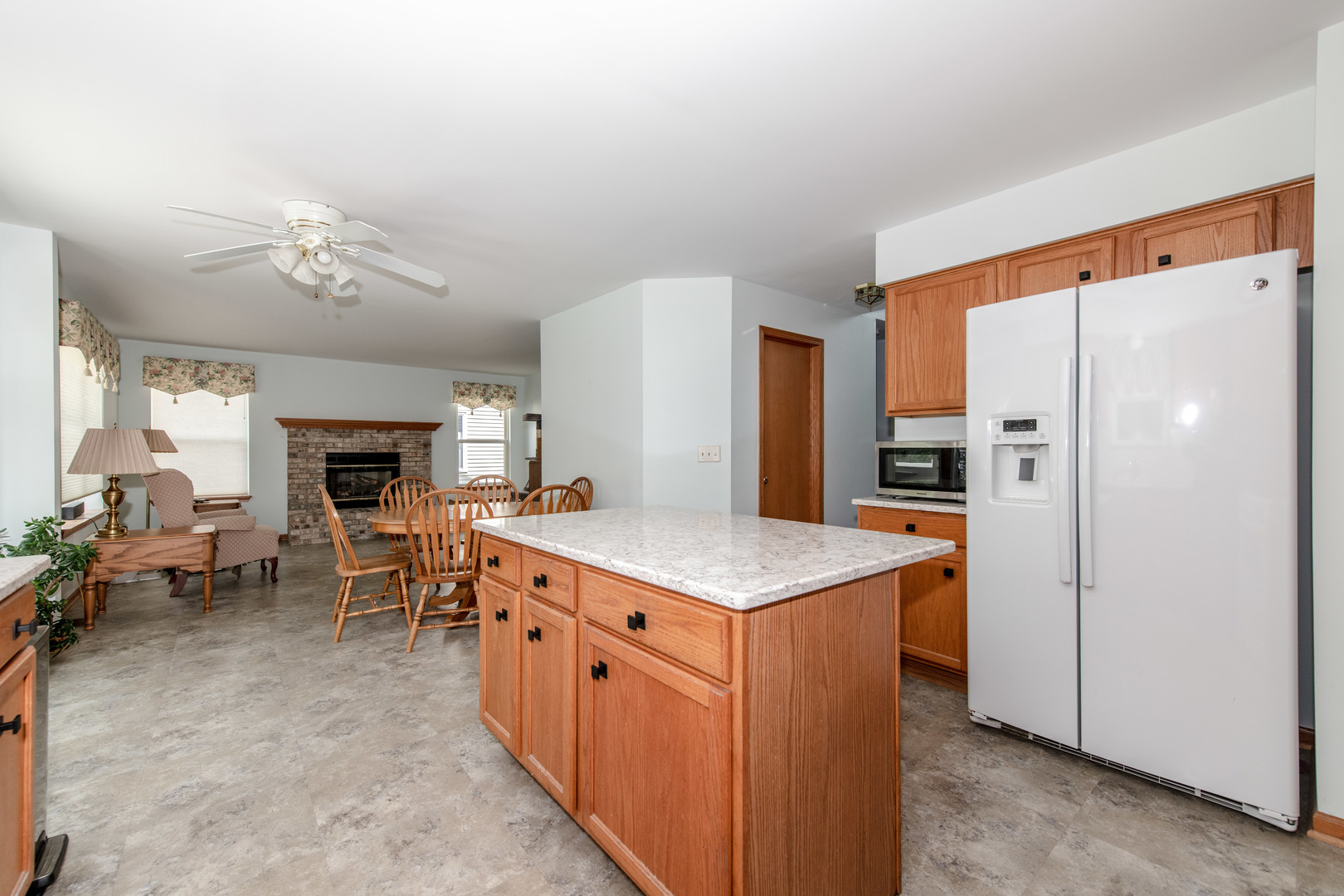 1607 GRAND HIGHLANDS Drive, Plainfield, IL 60586