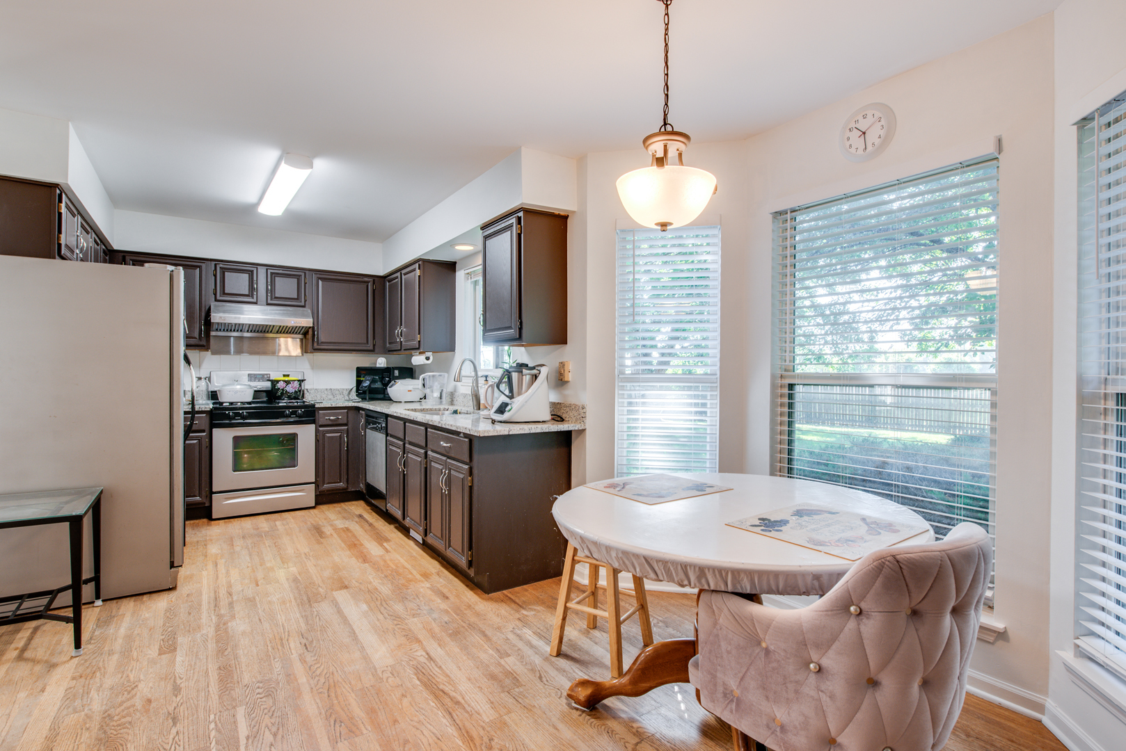 1259 Lakewood Circle, Naperville, IL 60540