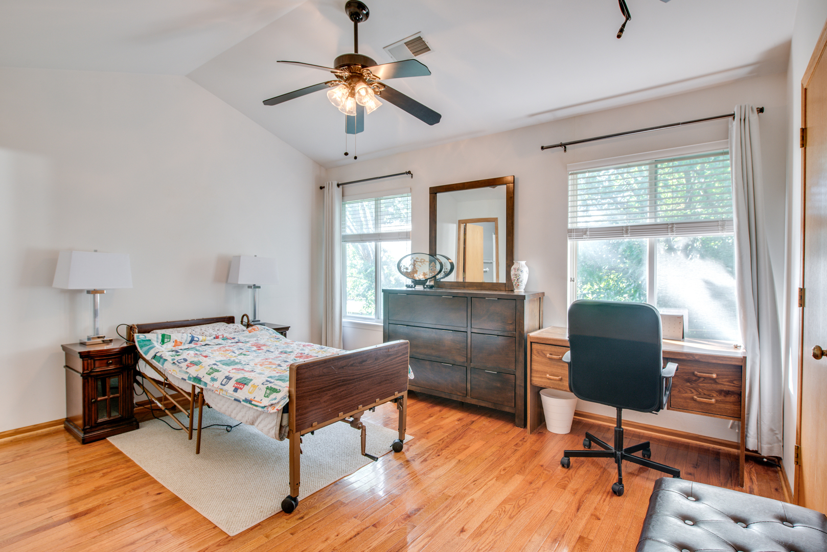 1259 Lakewood Circle, Naperville, IL 60540