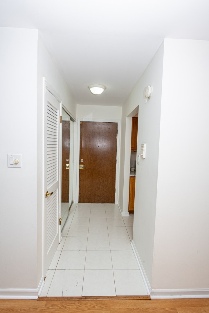 12750 Carriage Lane #F2, Crestwood, IL 60418