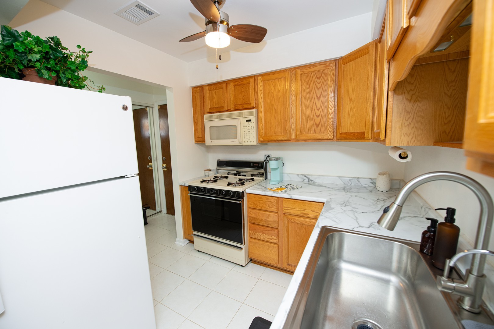 12750 Carriage Lane #F2, Crestwood, IL 60418