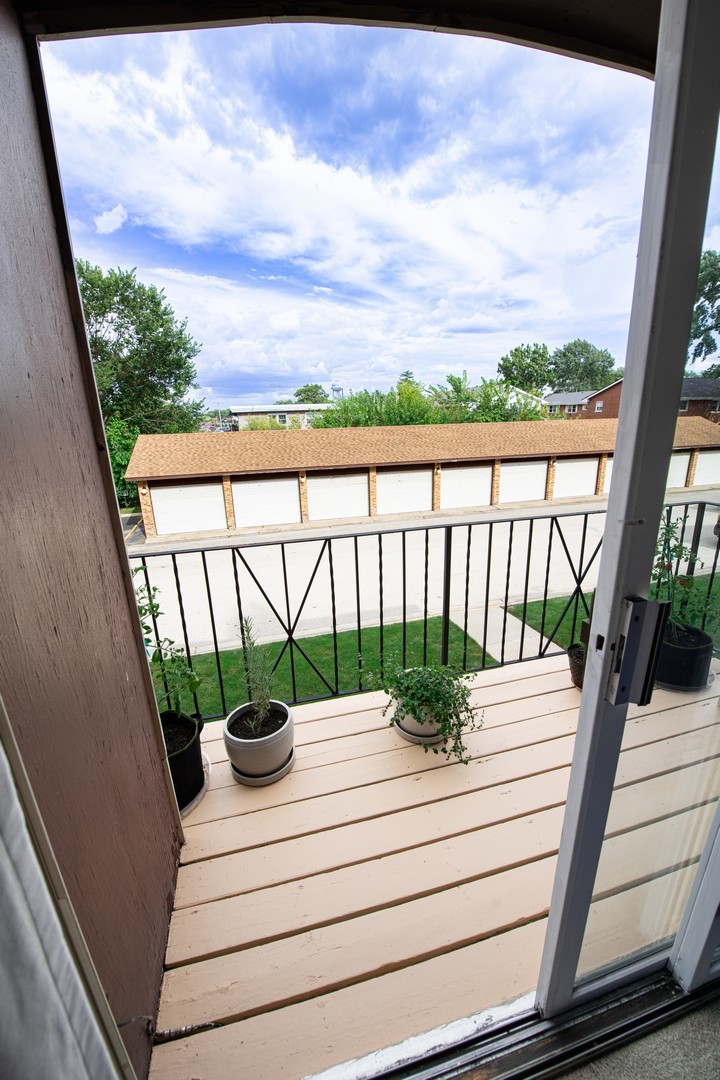 12750 Carriage Lane #F2, Crestwood, IL 60418