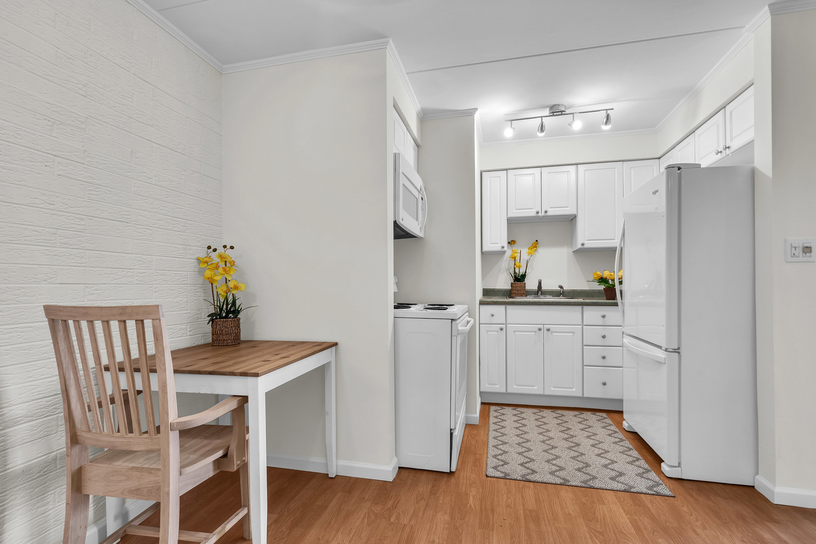 315 DES PLAINES Avenue #506, Forest Park, IL 60130