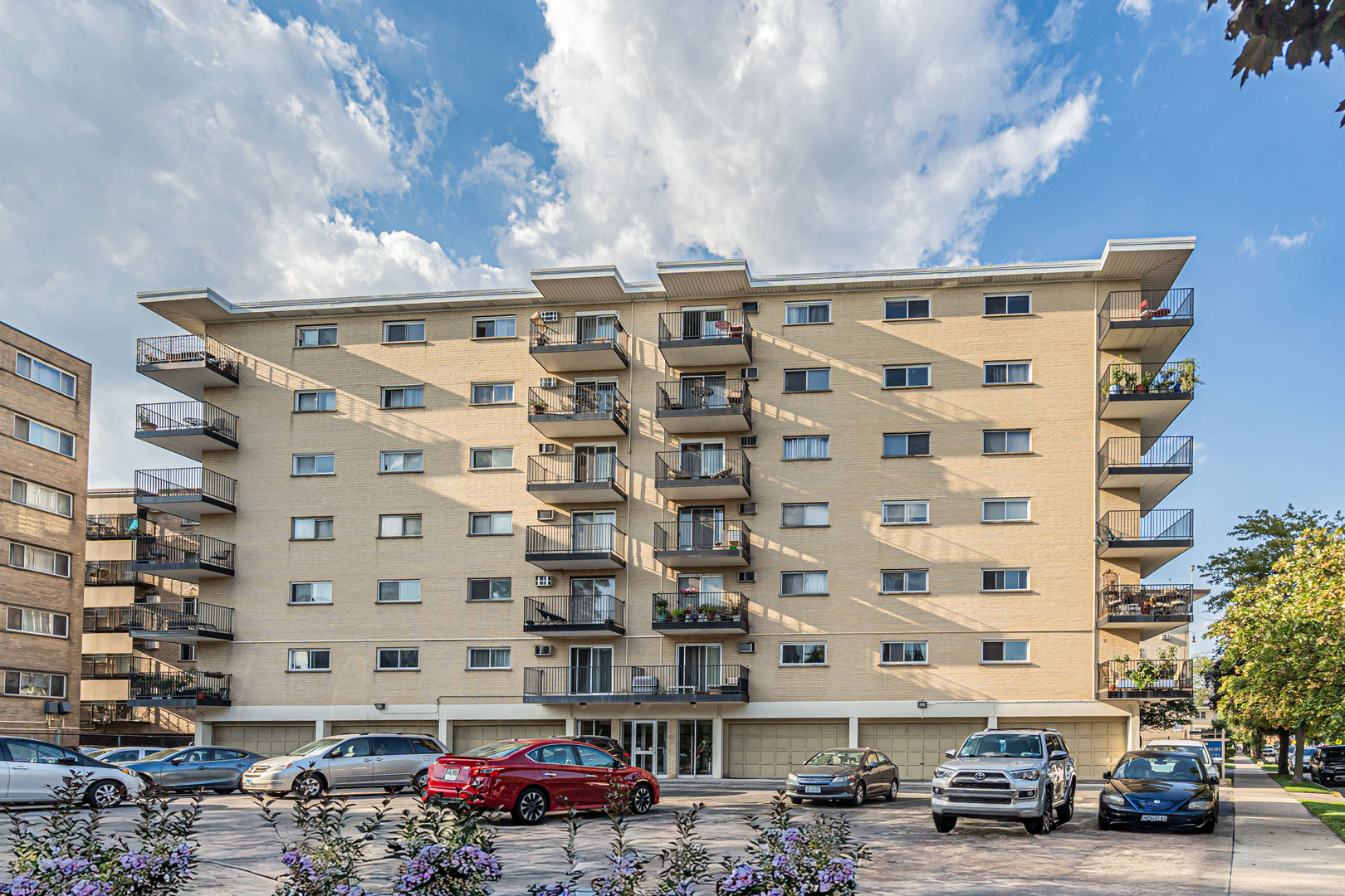 315 DES PLAINES Avenue #506, Forest Park, IL 60130