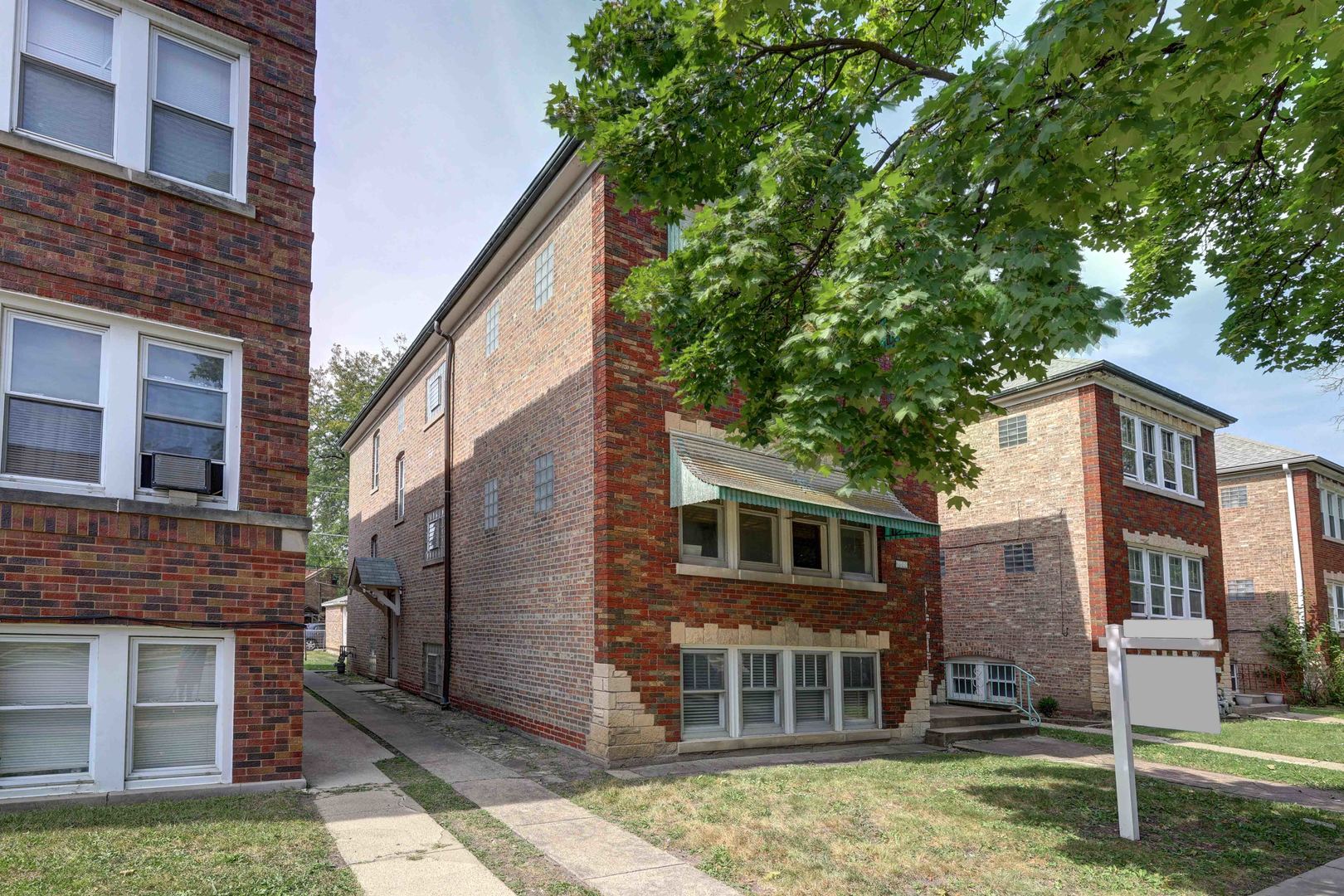1644 Gunderson Avenue, Berwyn, IL 60402