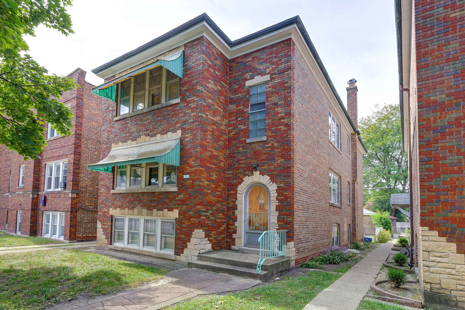 1644 Gunderson Avenue, Berwyn, IL 60402