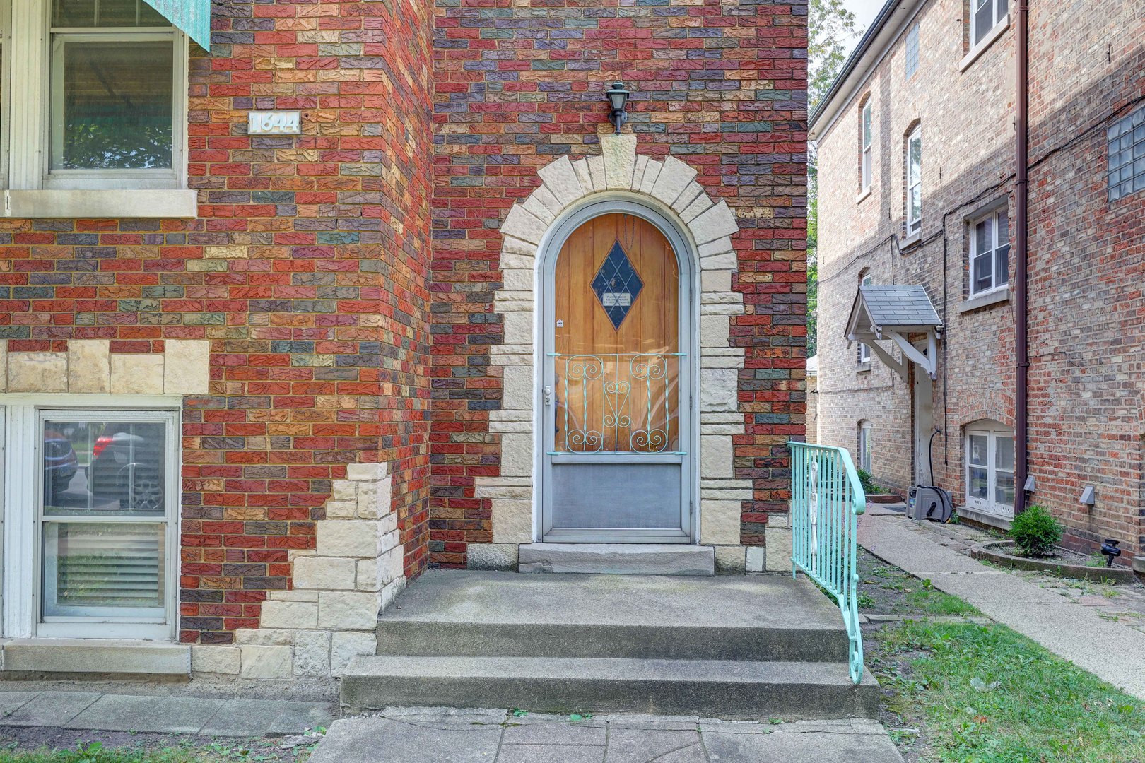 1644 Gunderson Avenue, Berwyn, IL 60402