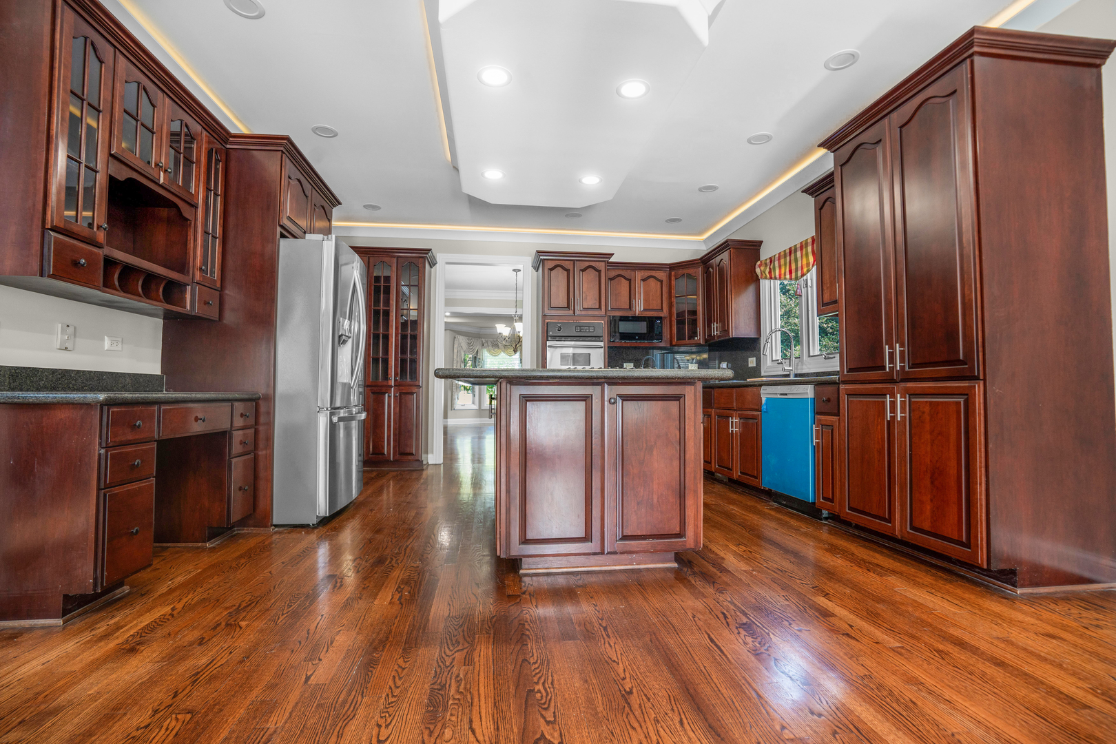 2211 Skylane Drive, Naperville, IL 60564