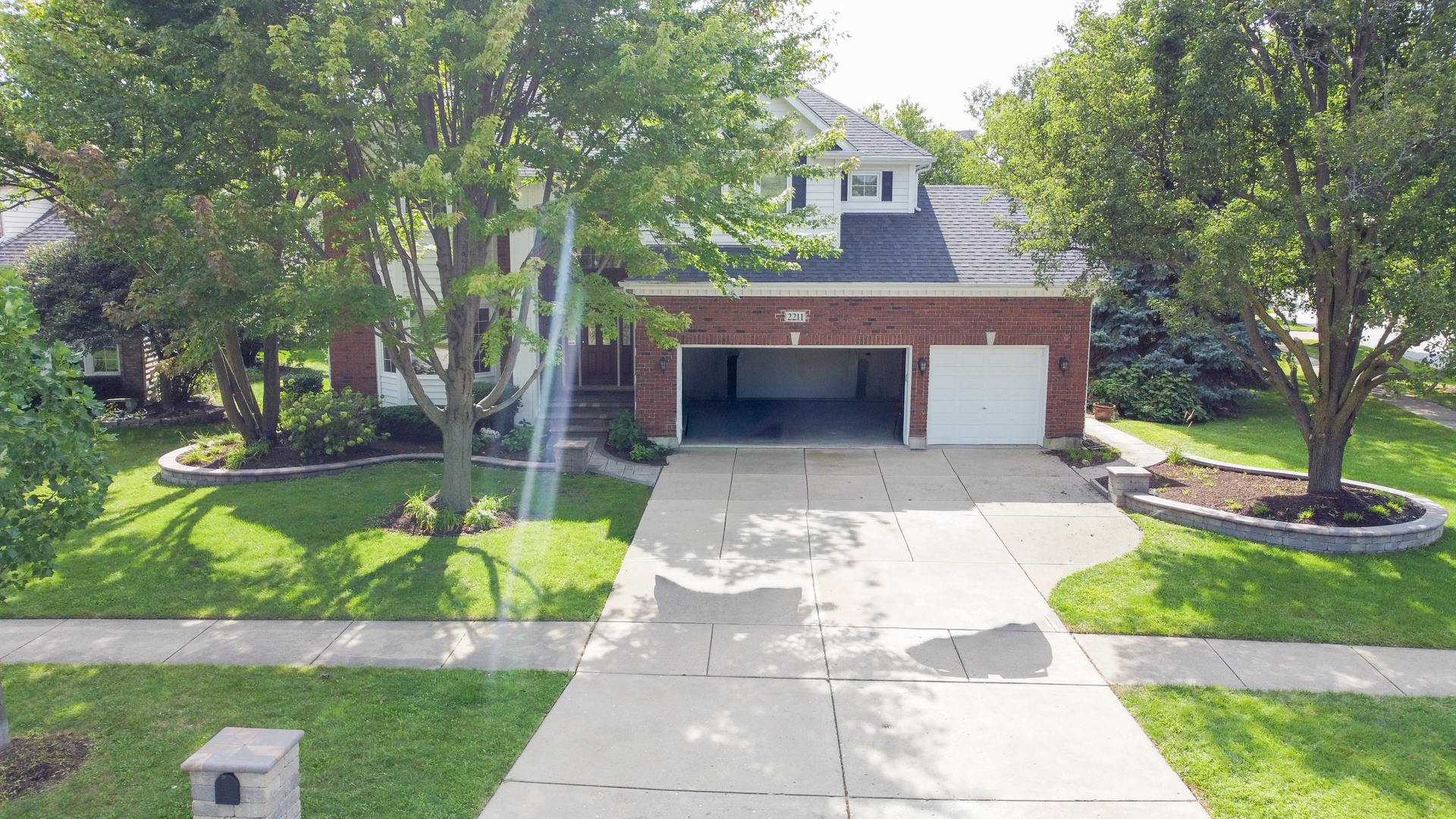 2211 Skylane Drive, Naperville, IL 60564