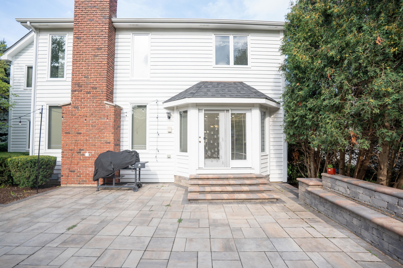 2211 Skylane Drive, Naperville, IL 60564