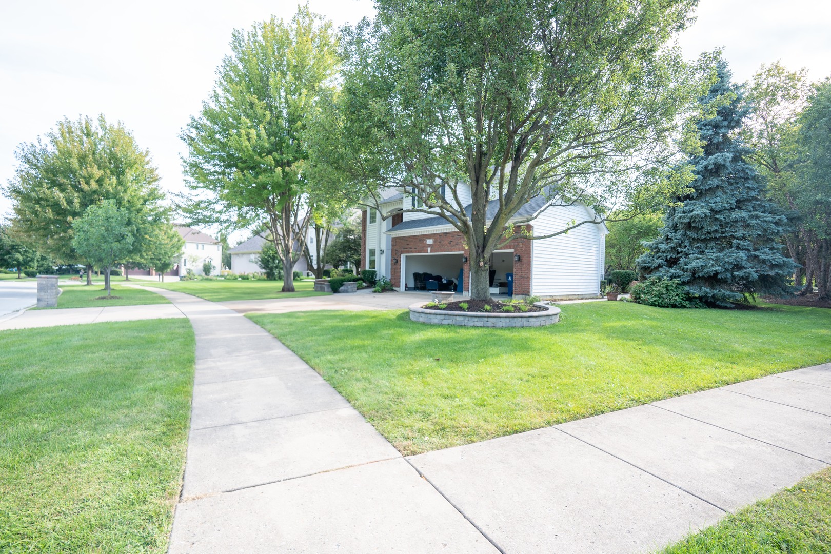 2211 Skylane Drive, Naperville, IL 60564