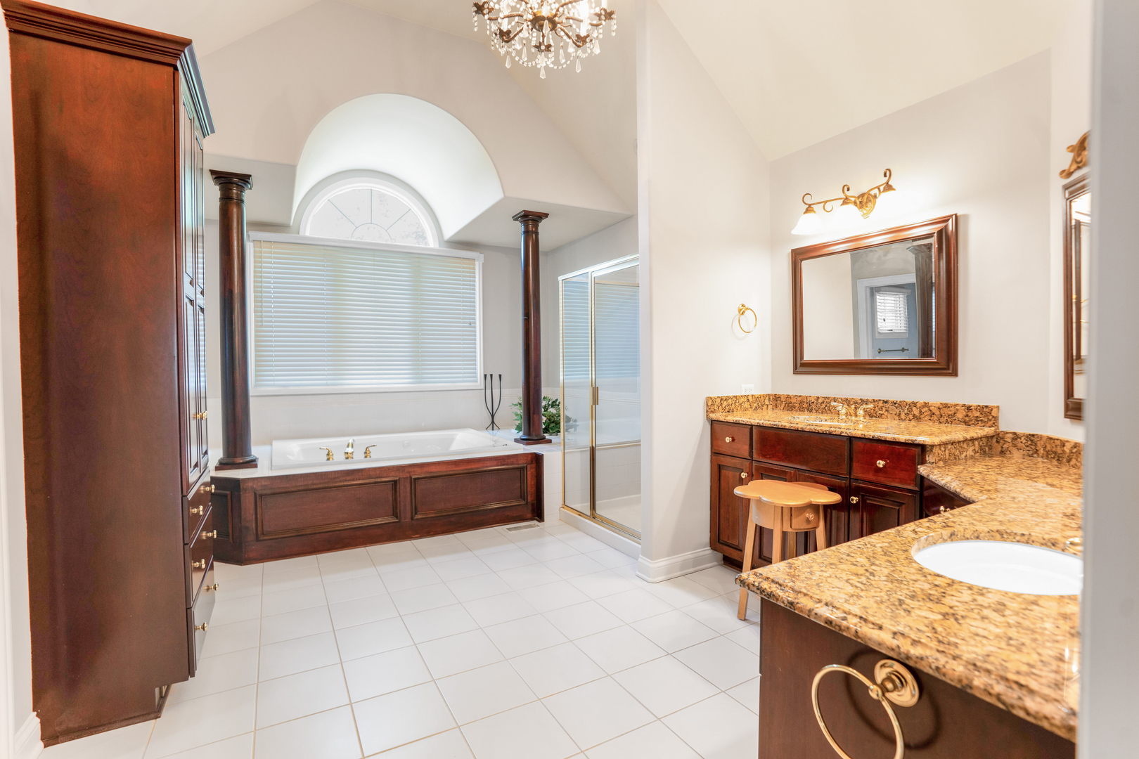 2211 Skylane Drive, Naperville, IL 60564