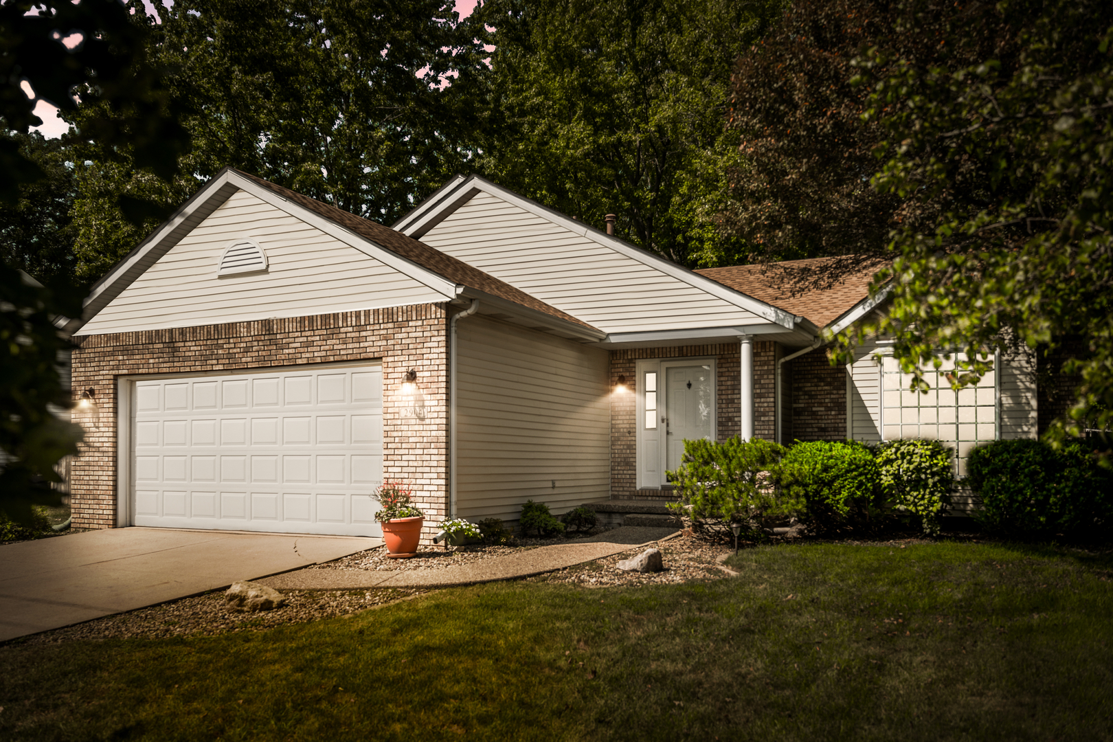 2904 E College Avenue, Bloomington, IL 61704