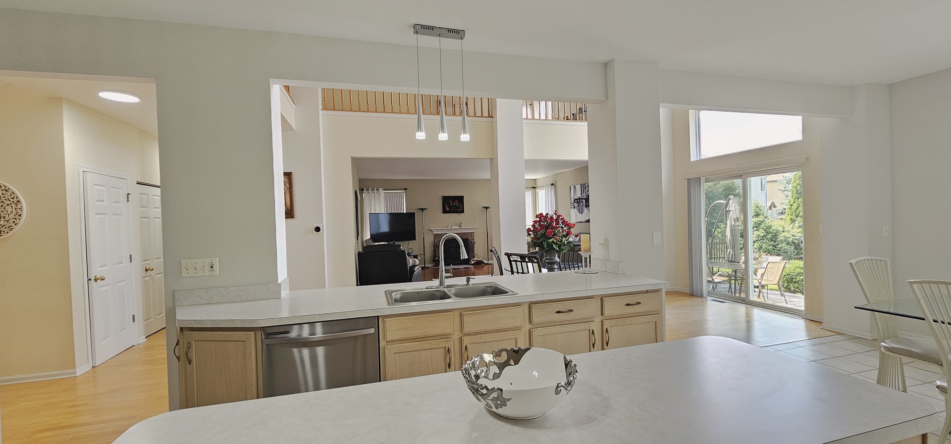 6415 Grassmere Lane, Carpentersville, IL 60110