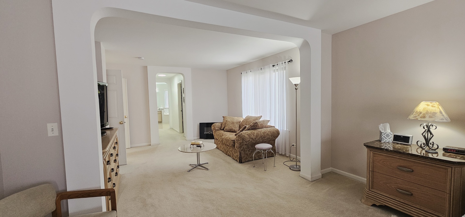 6415 Grassmere Lane, Carpentersville, IL 60110
