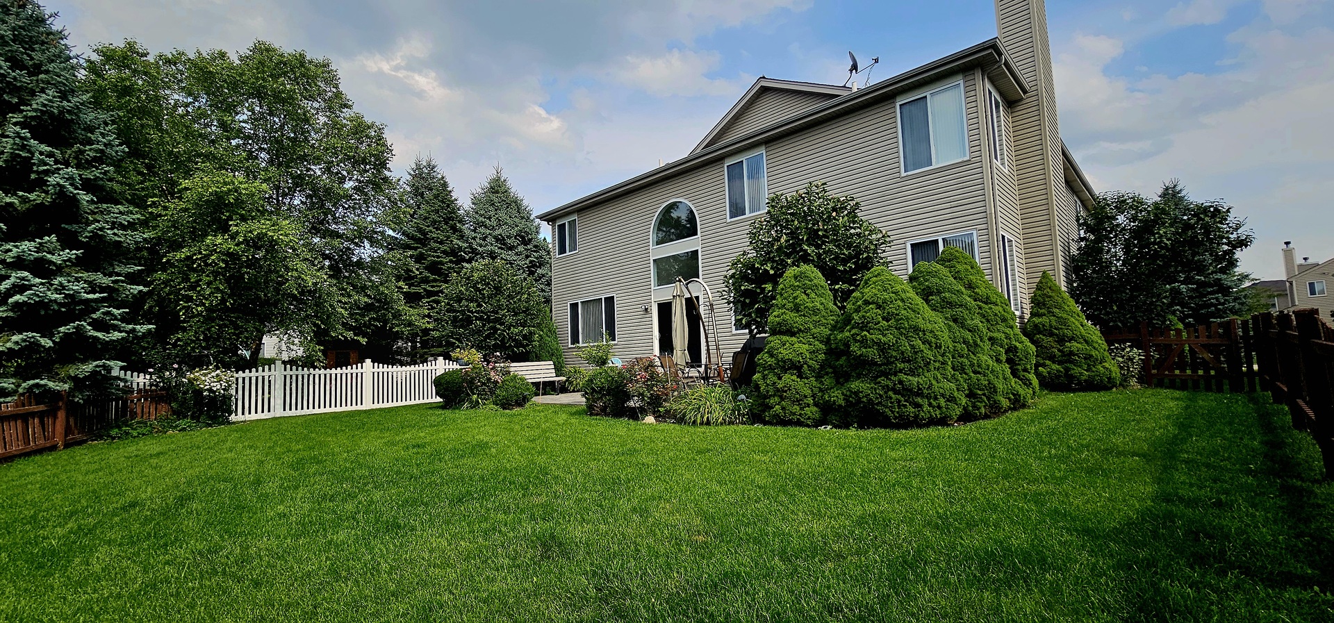 6415 Grassmere Lane, Carpentersville, IL 60110