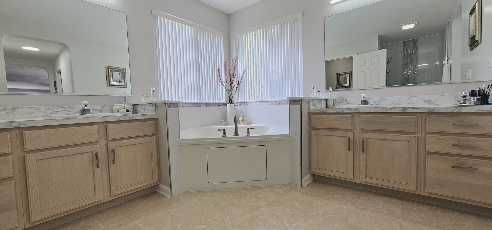 6415 Grassmere Lane, Carpentersville, IL 60110