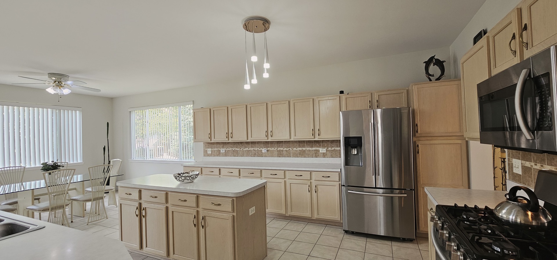 6415 Grassmere Lane, Carpentersville, IL 60110