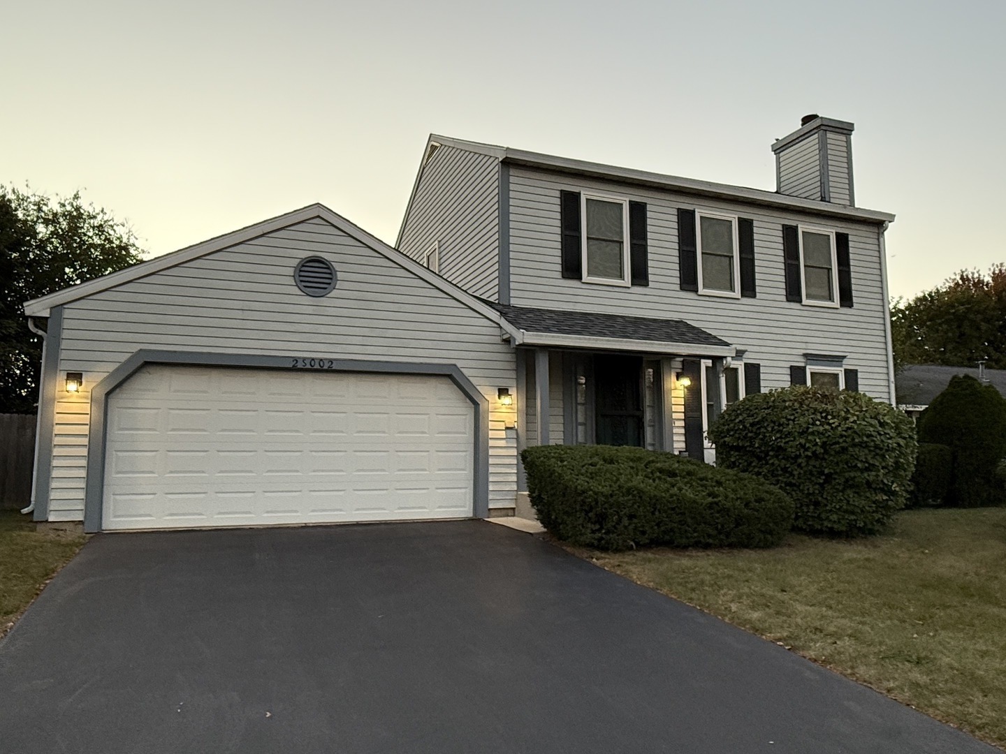 2S002 Ascot Lane, Warrenville, IL 60555