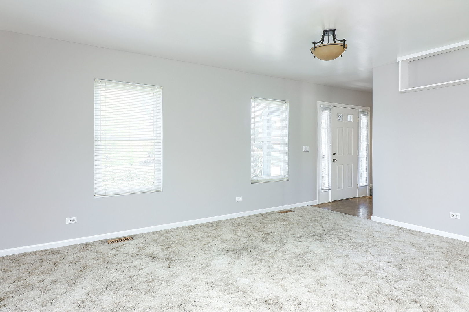 2S002 Ascot Lane, Warrenville, IL 60555