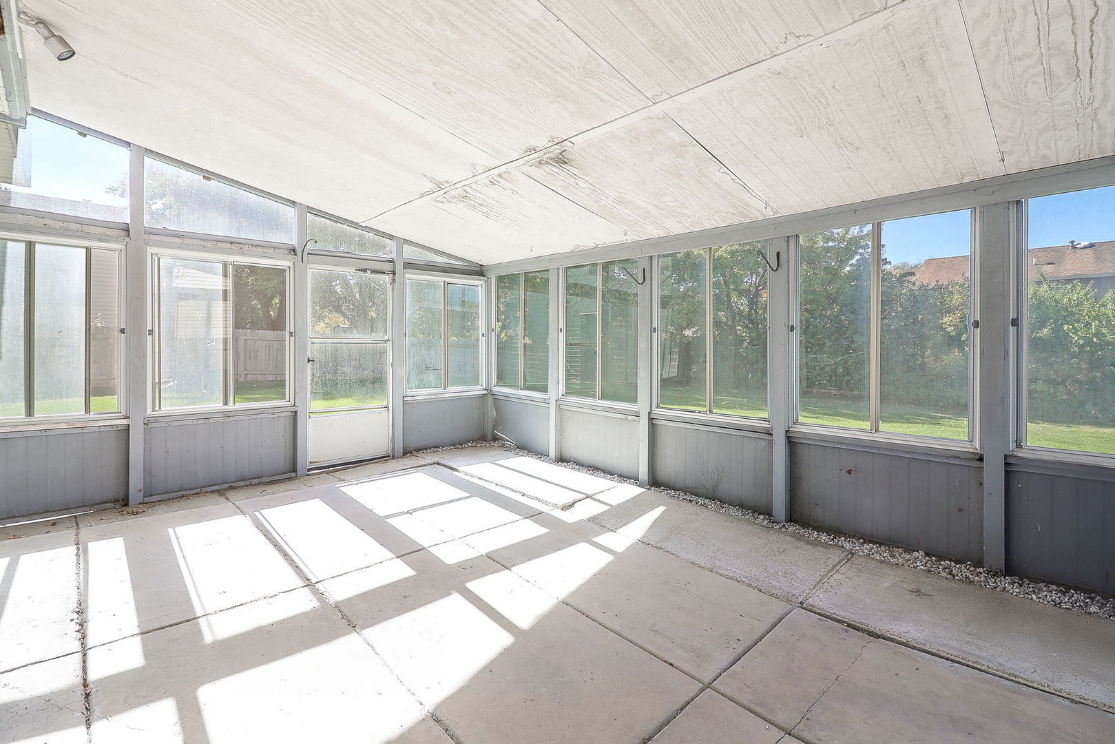 2S002 Ascot Lane, Warrenville, IL 60555