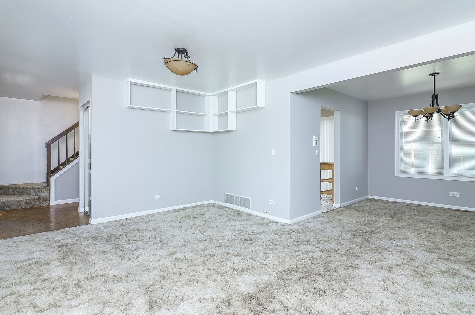 2S002 Ascot Lane, Warrenville, IL 60555
