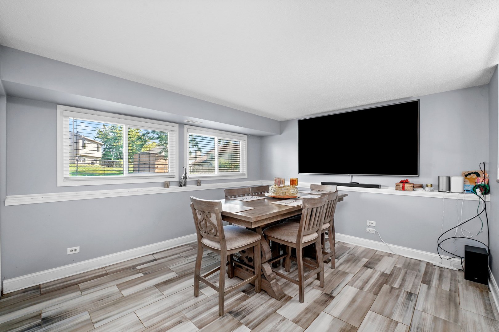 351 Juniper Court, Carol Stream, IL 60188