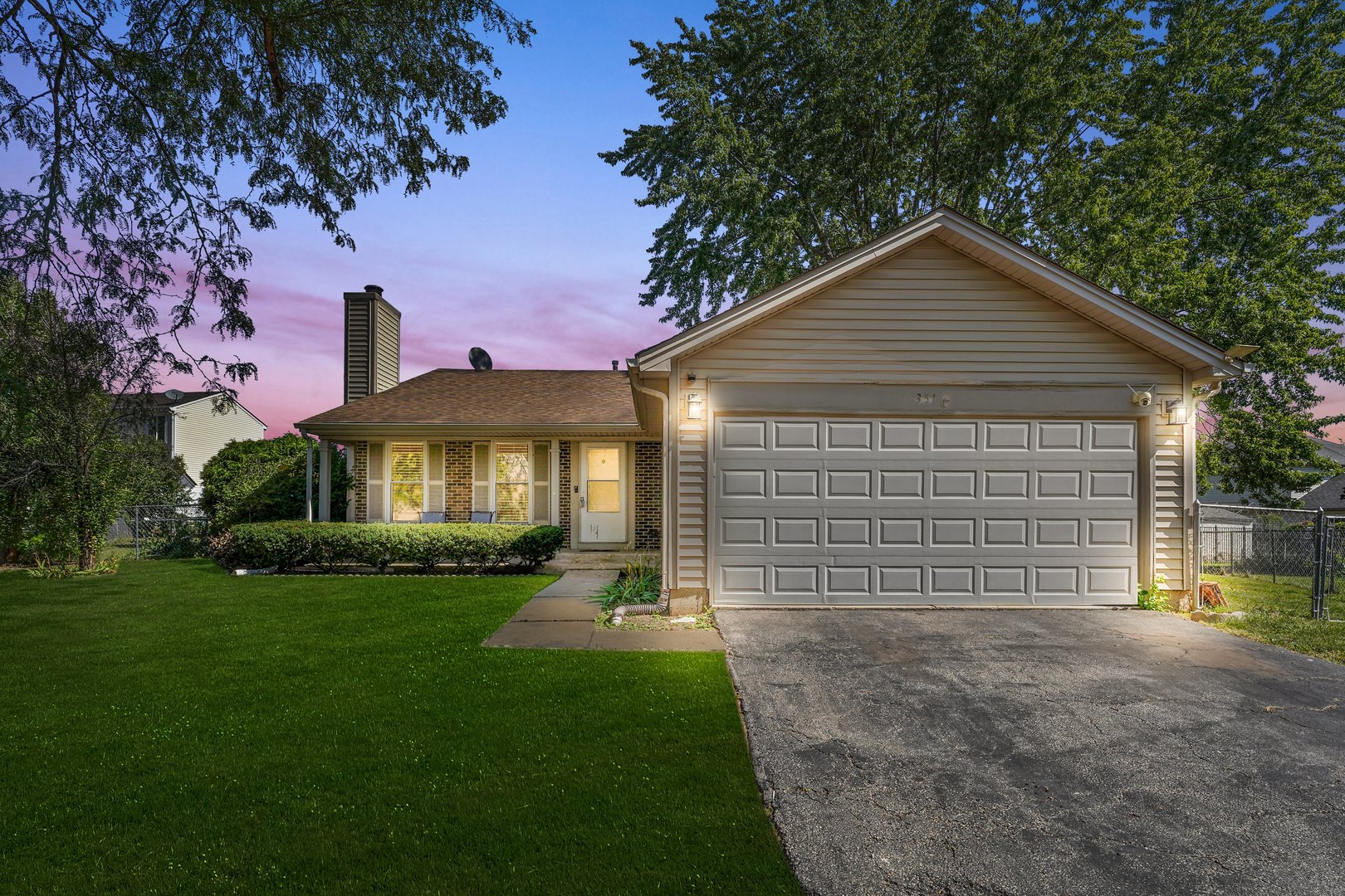 351 Juniper Court, Carol Stream, IL 60188