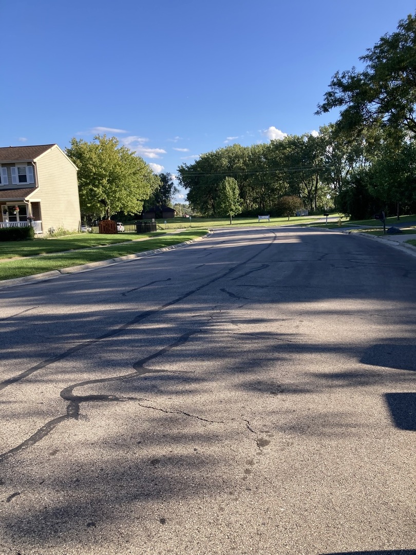 351 Juniper Court, Carol Stream, IL 60188