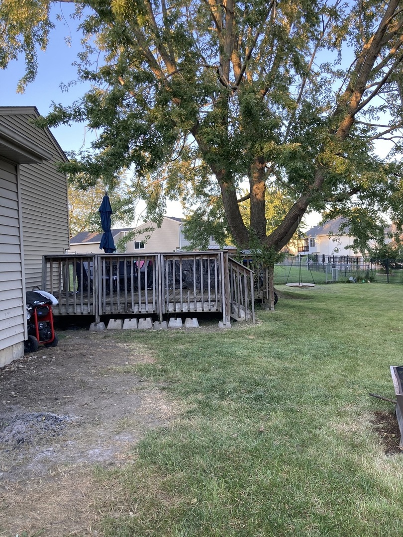 351 Juniper Court, Carol Stream, IL 60188