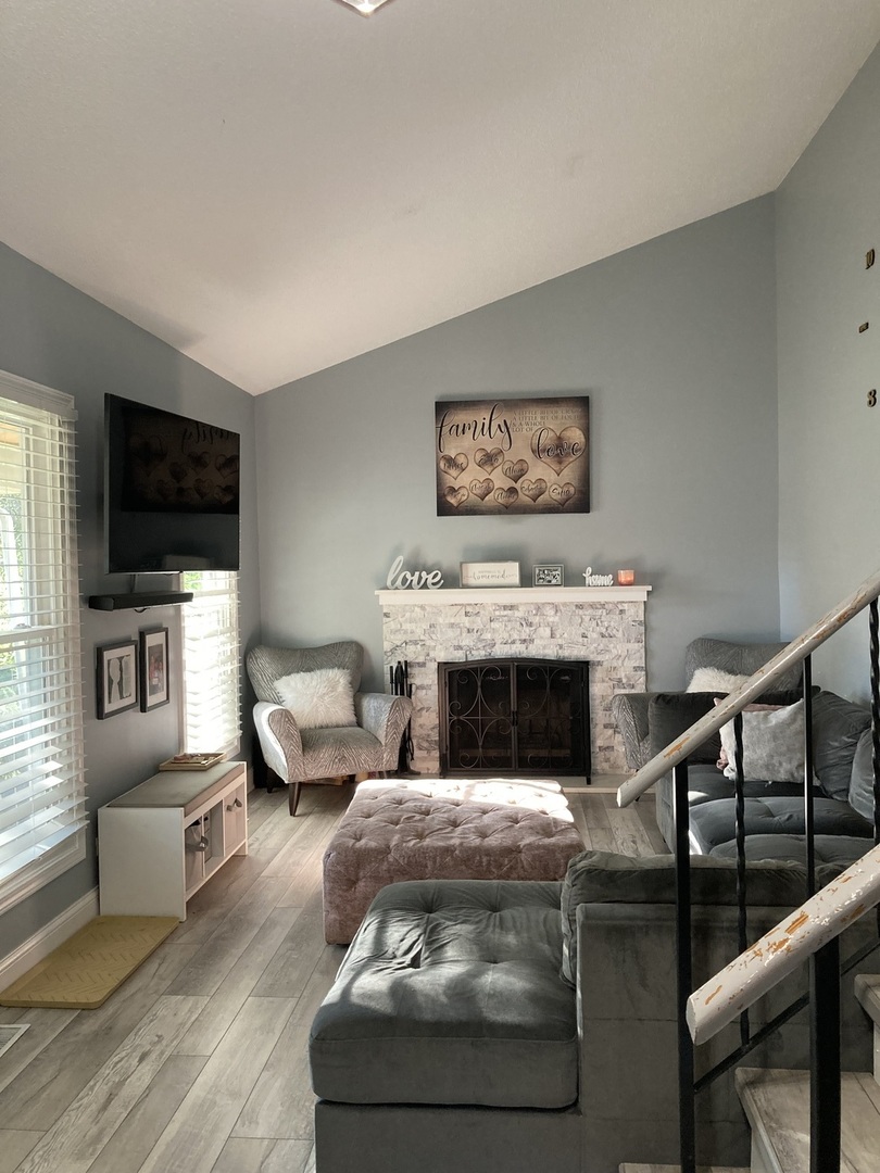 351 Juniper Court, Carol Stream, IL 60188