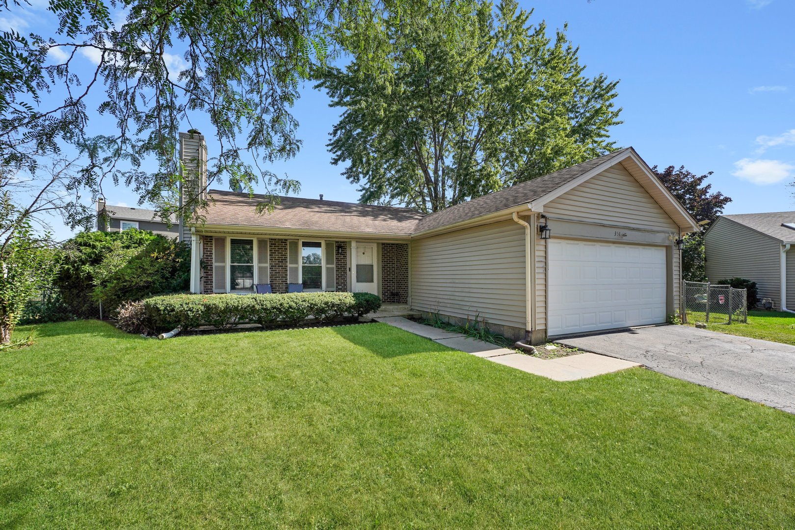 351 Juniper Court, Carol Stream, IL 60188