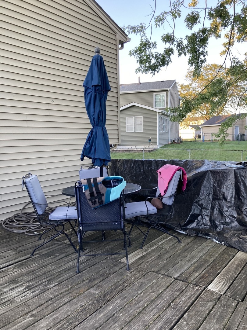 351 Juniper Court, Carol Stream, IL 60188