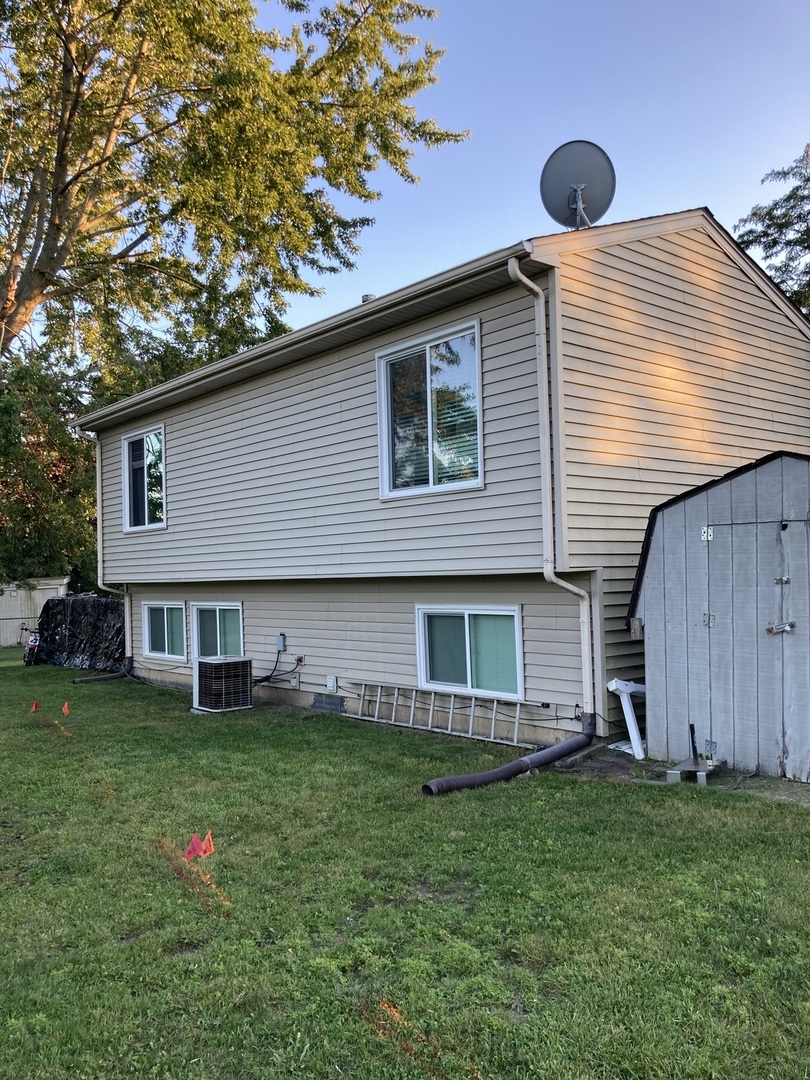 351 Juniper Court, Carol Stream, IL 60188