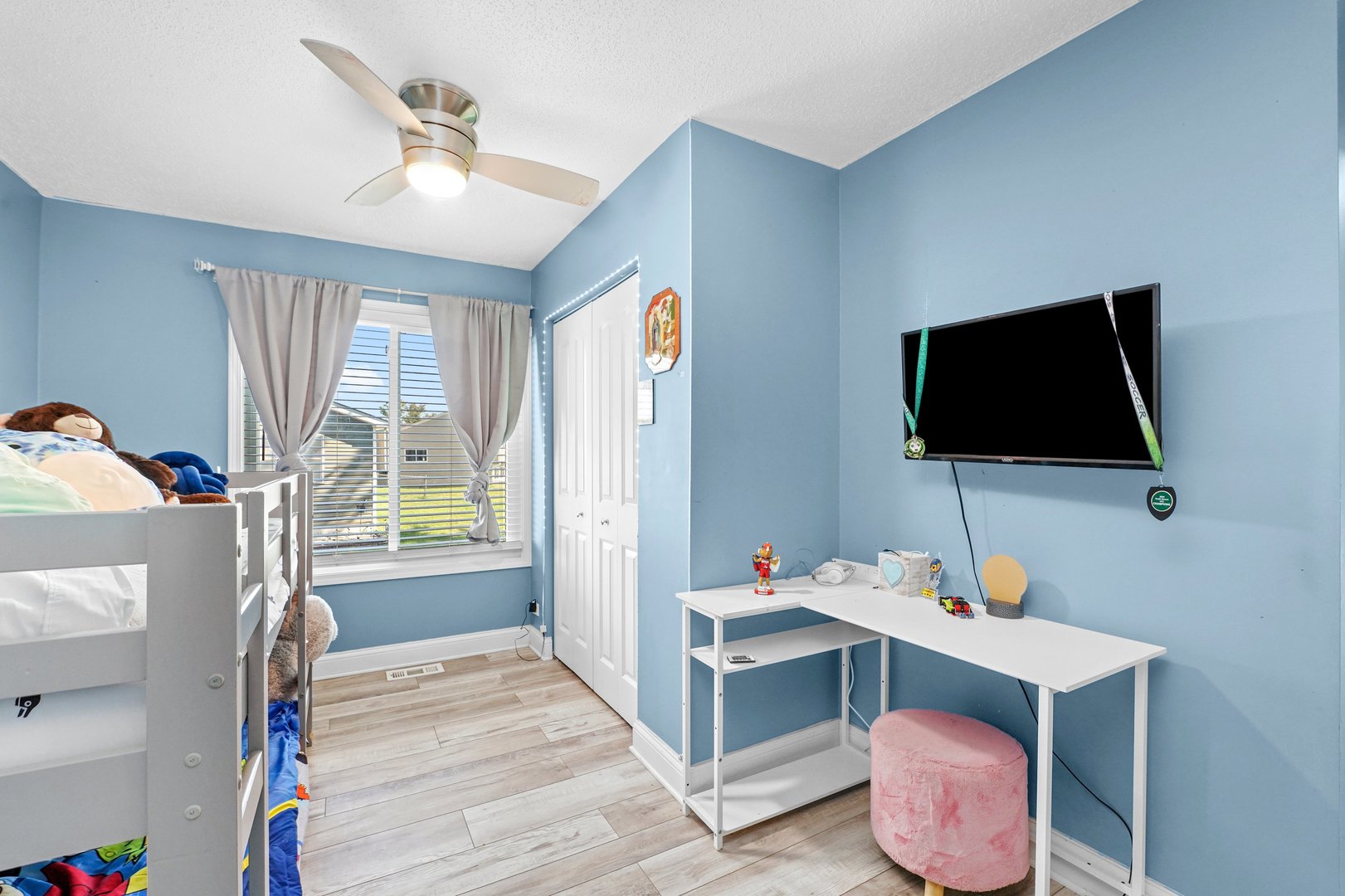 351 Juniper Court, Carol Stream, IL 60188