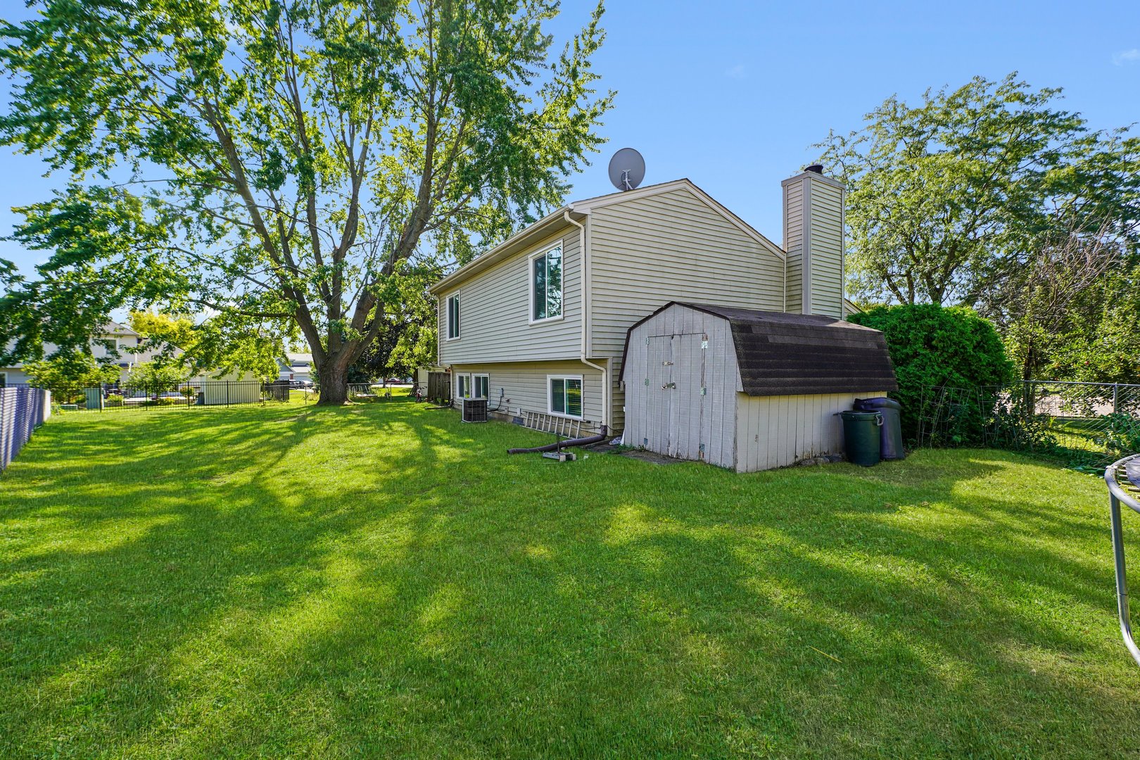 351 Juniper Court, Carol Stream, IL 60188