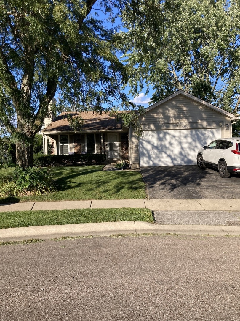 351 Juniper Court, Carol Stream, IL 60188