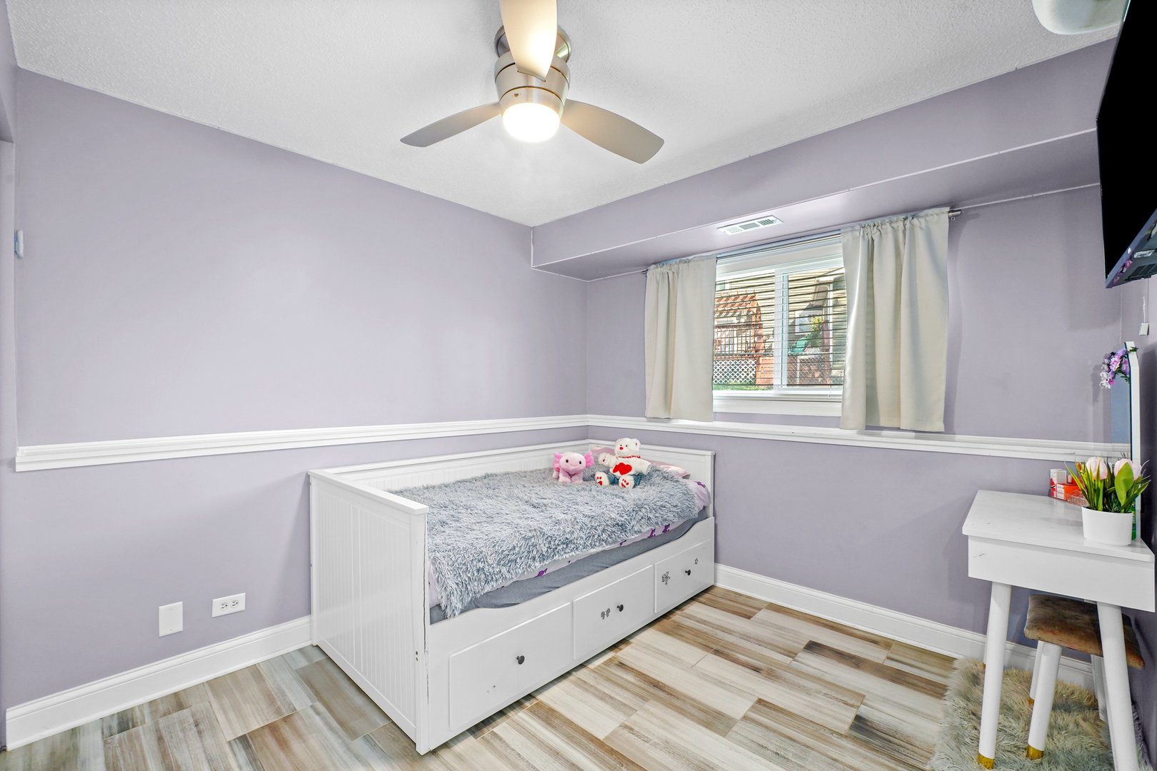 351 Juniper Court, Carol Stream, IL 60188