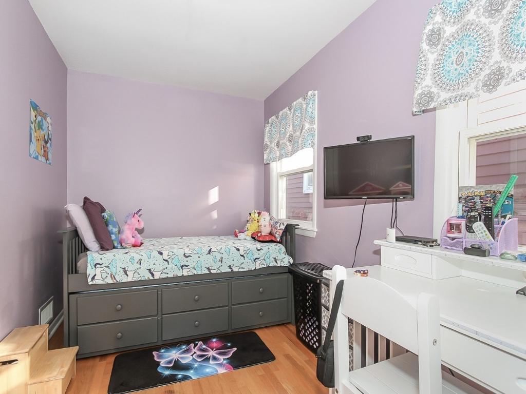 3450 N Ozanam Avenue, Chicago, IL 60634