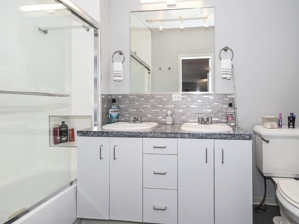 3450 N Ozanam Avenue, Chicago, IL 60634