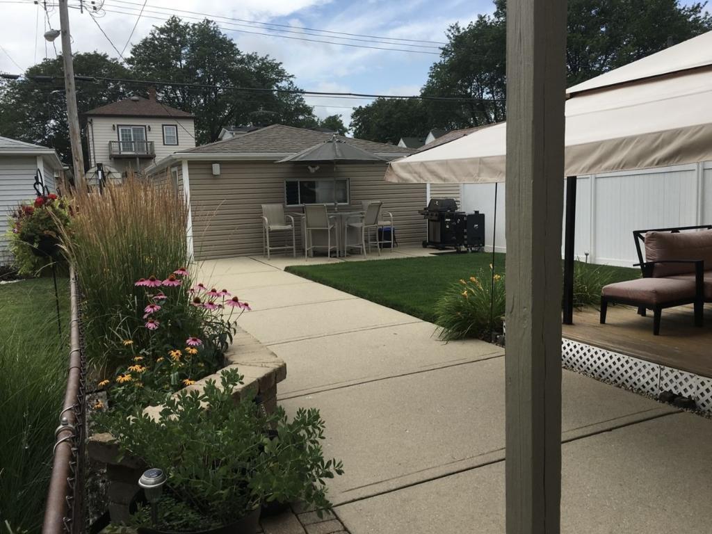 3450 N Ozanam Avenue, Chicago, IL 60634