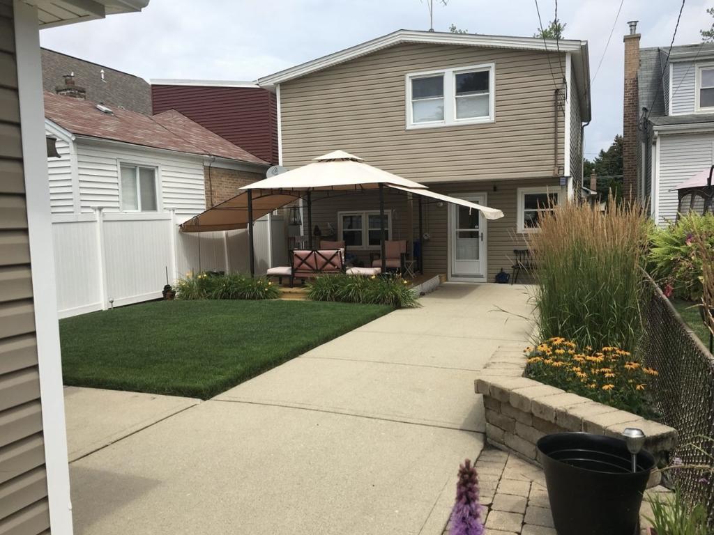 3450 N Ozanam Avenue, Chicago, IL 60634